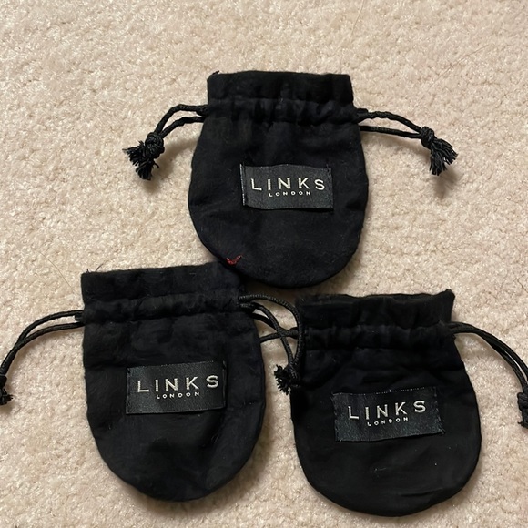 Links Of London dust bags (sold separately) - Picture 1 of 1